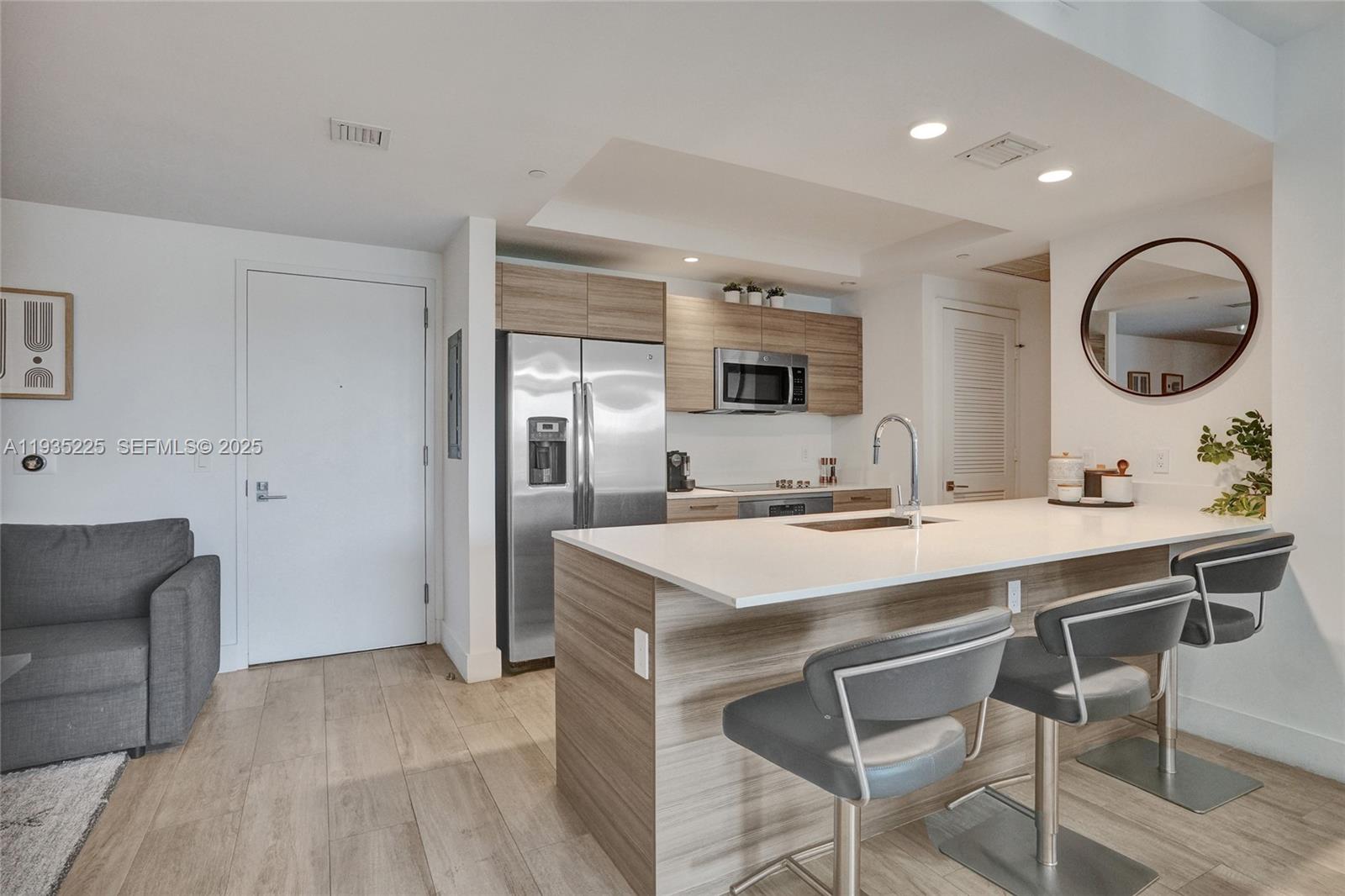 3401 MIDTOWN CONDO - Residential