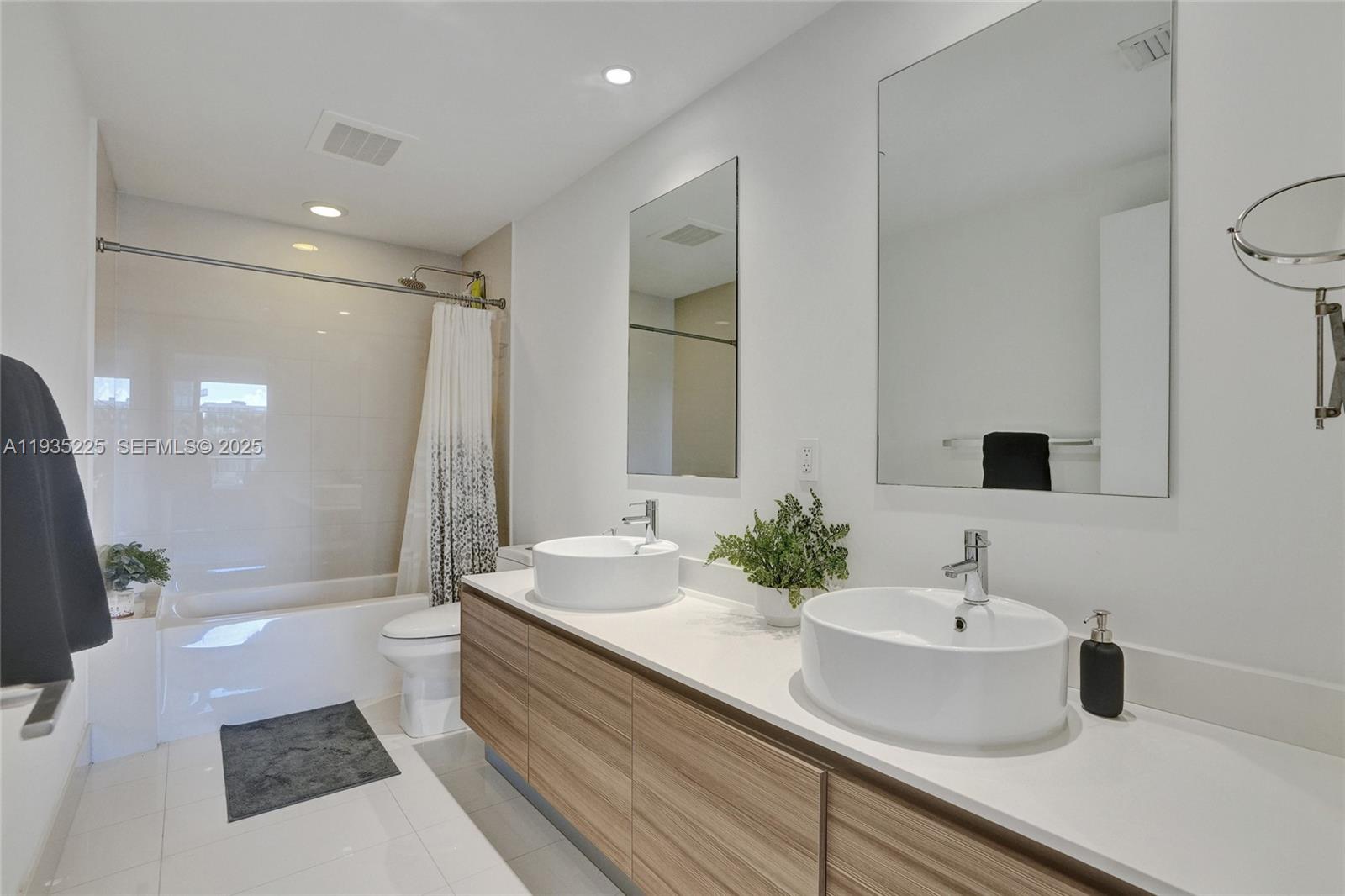 3401 MIDTOWN CONDO - Residential