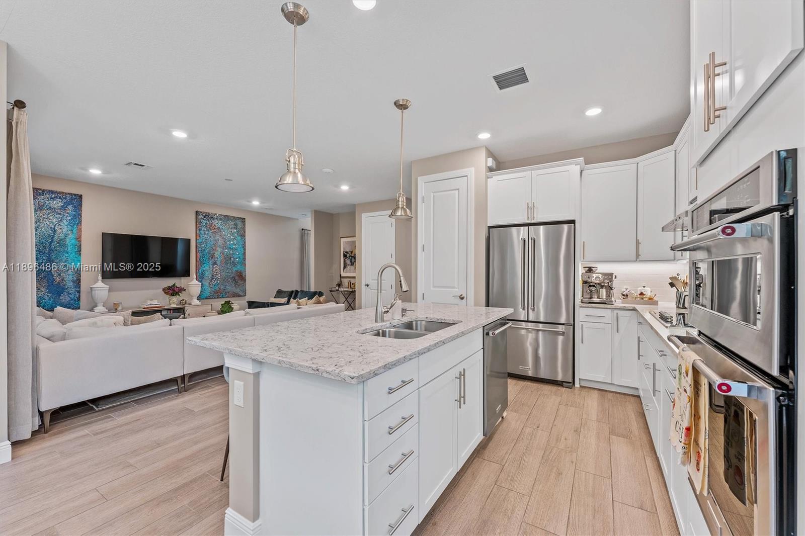 HILLCREST COUNTRY CLUB SO - Residential