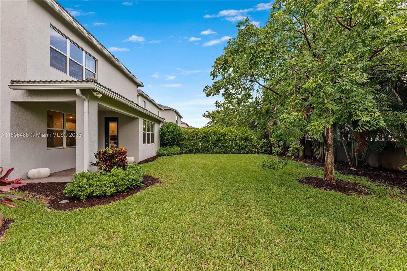 HILLCREST COUNTRY CLUB SO - Residential