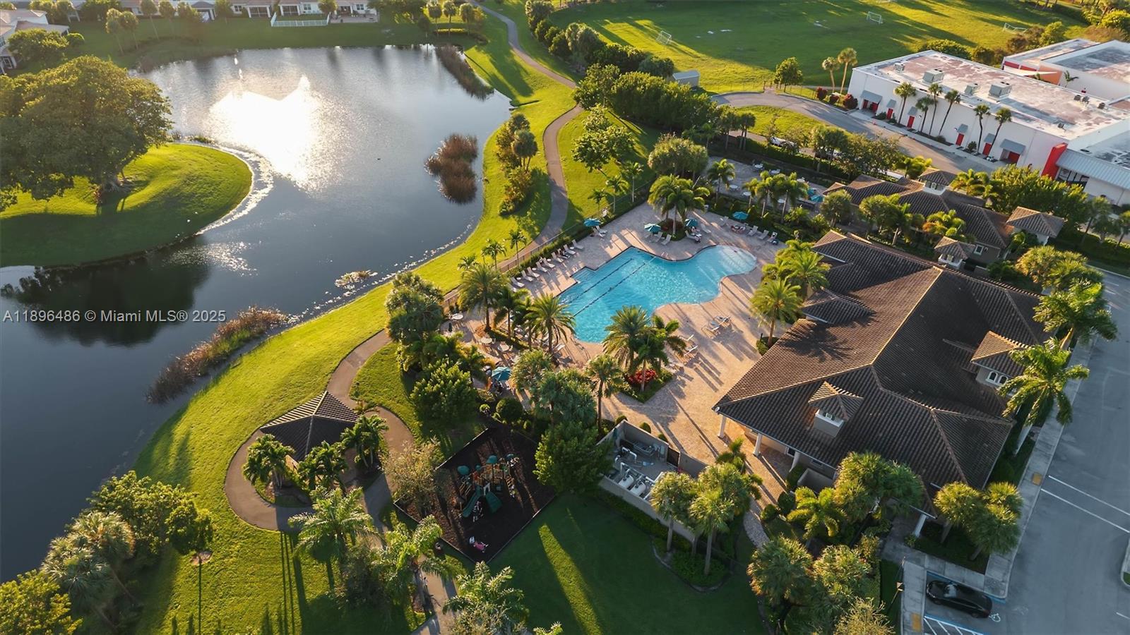HILLCREST COUNTRY CLUB SO - Residential