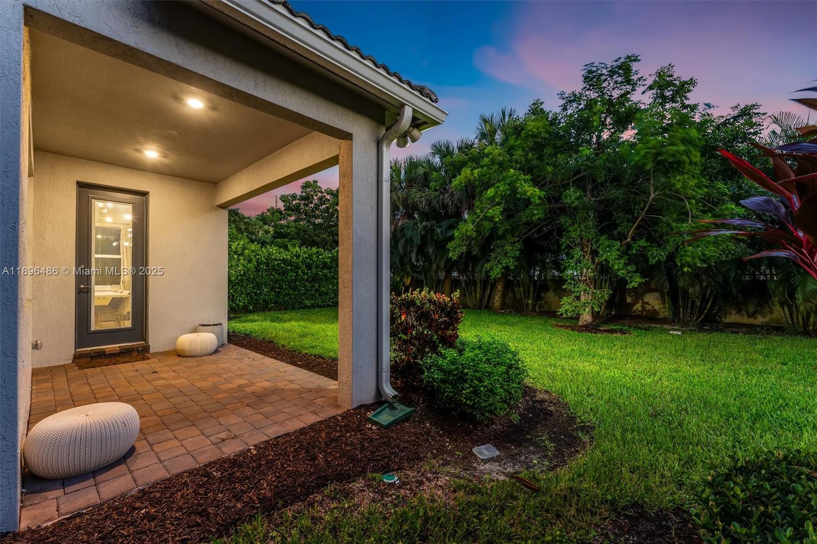 HILLCREST COUNTRY CLUB SO - Residential