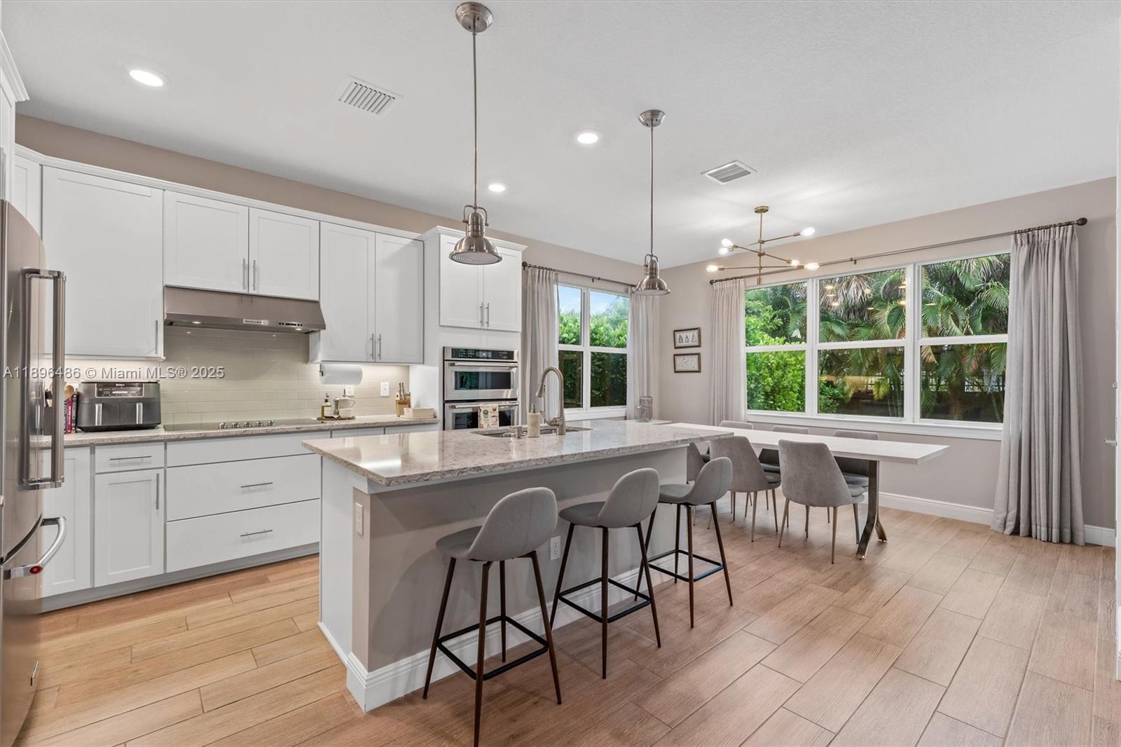 HILLCREST COUNTRY CLUB SO - Residential