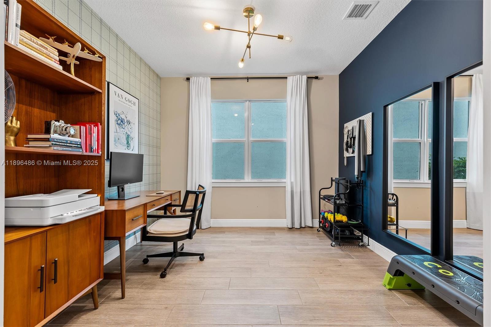 HILLCREST COUNTRY CLUB SO - Residential
