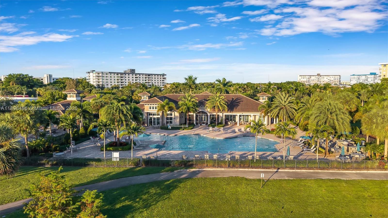 HILLCREST COUNTRY CLUB SO - Residential