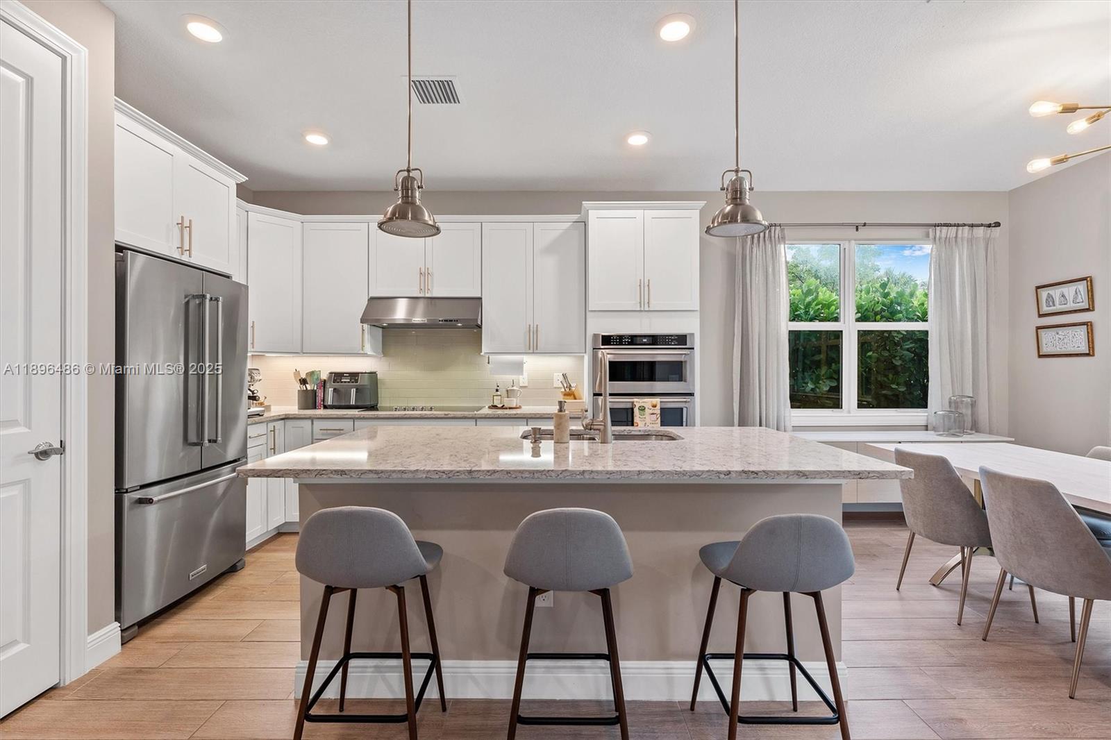 HILLCREST COUNTRY CLUB SO - Residential