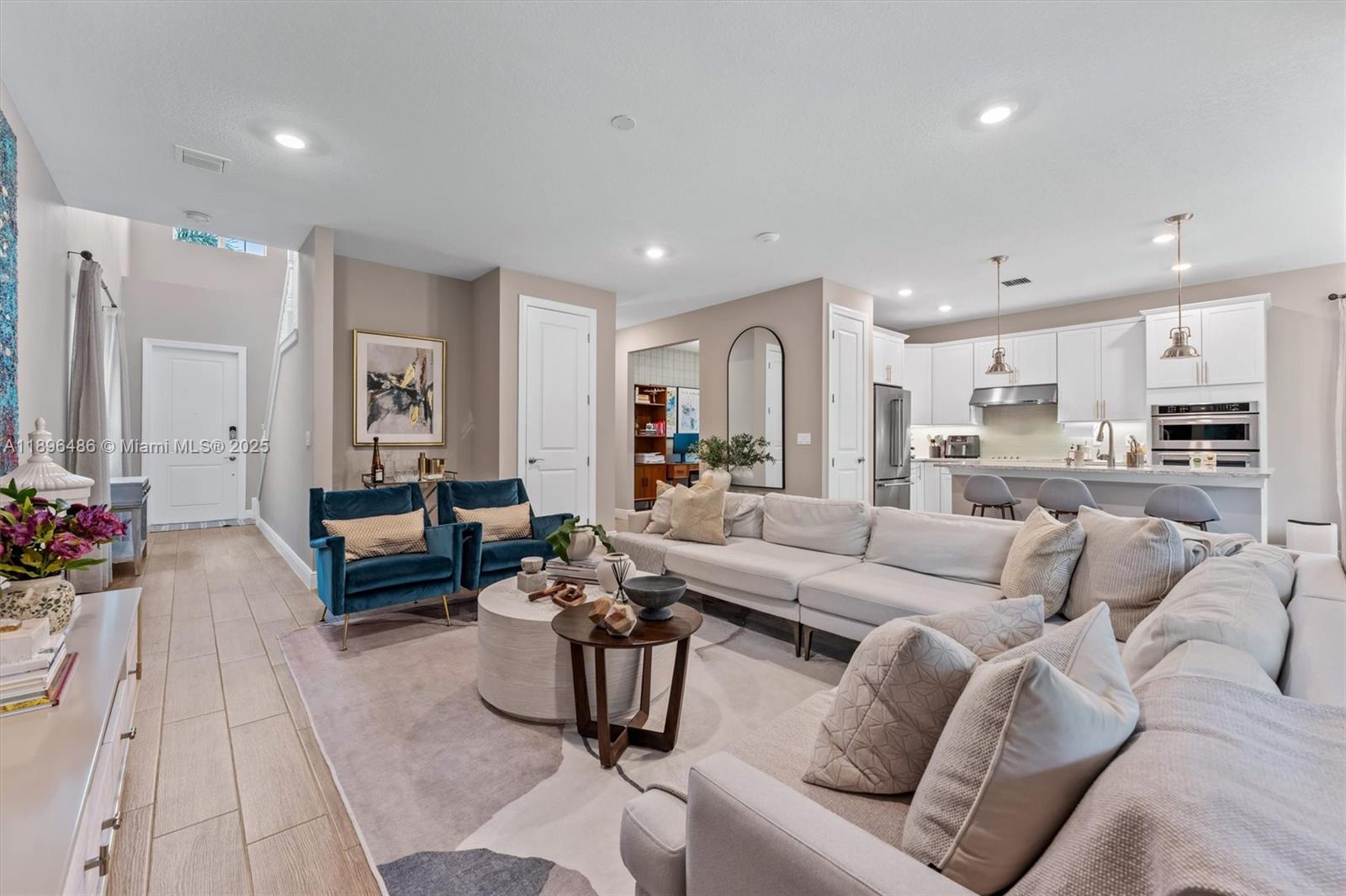 HILLCREST COUNTRY CLUB SO - Residential