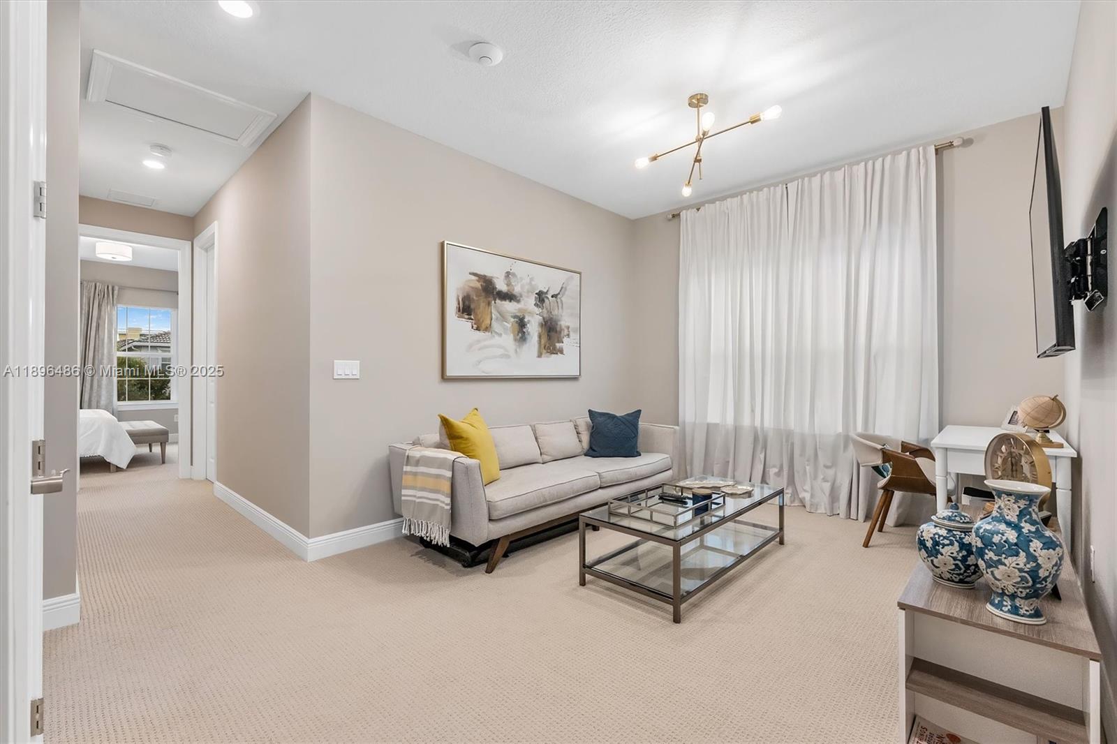 HILLCREST COUNTRY CLUB SO - Residential