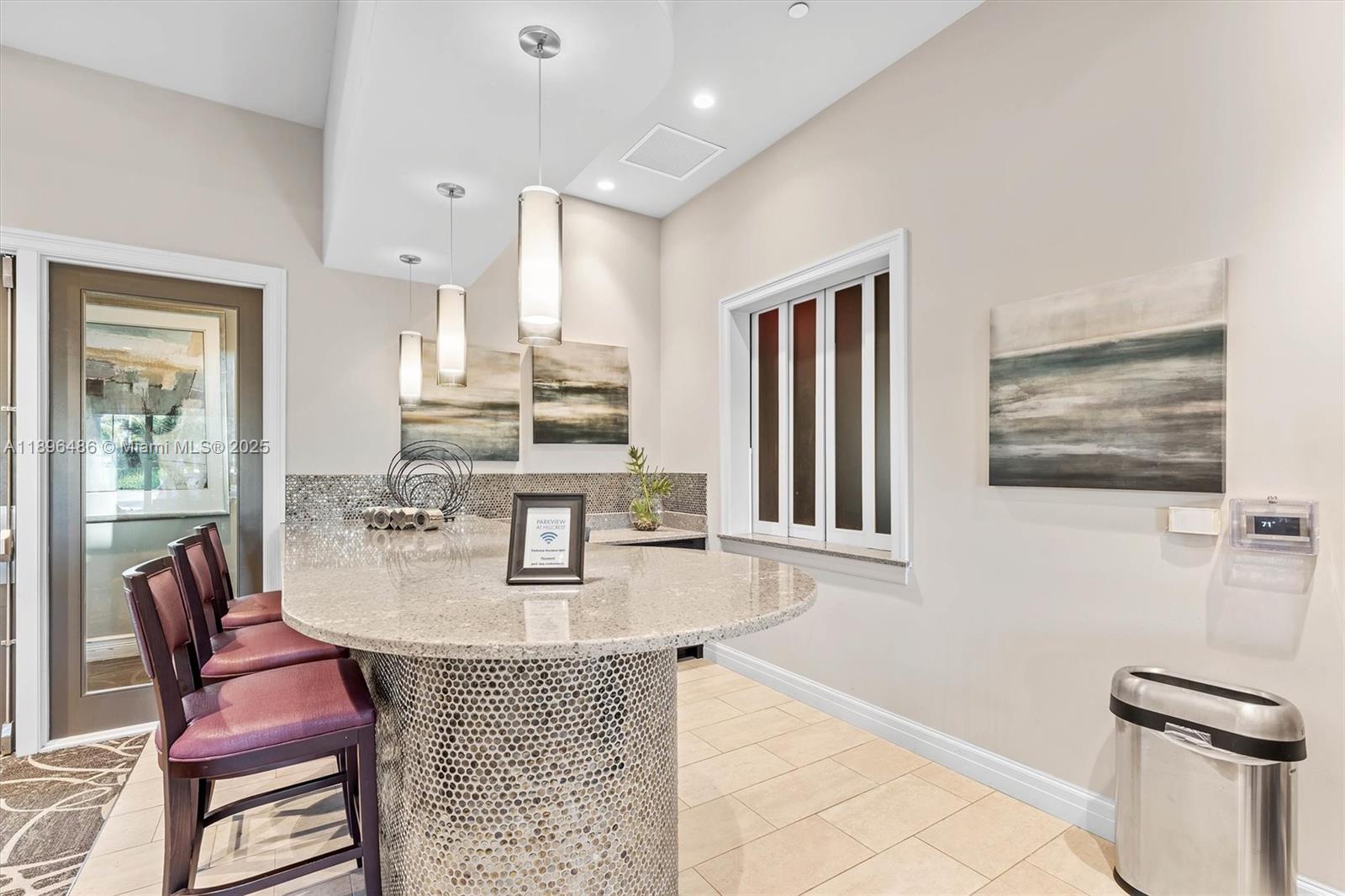 HILLCREST COUNTRY CLUB SO - Residential