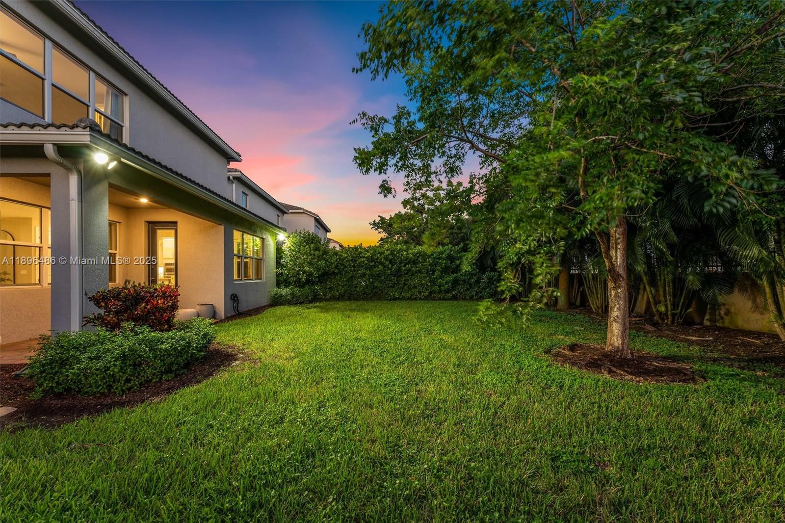 HILLCREST COUNTRY CLUB SO - Residential