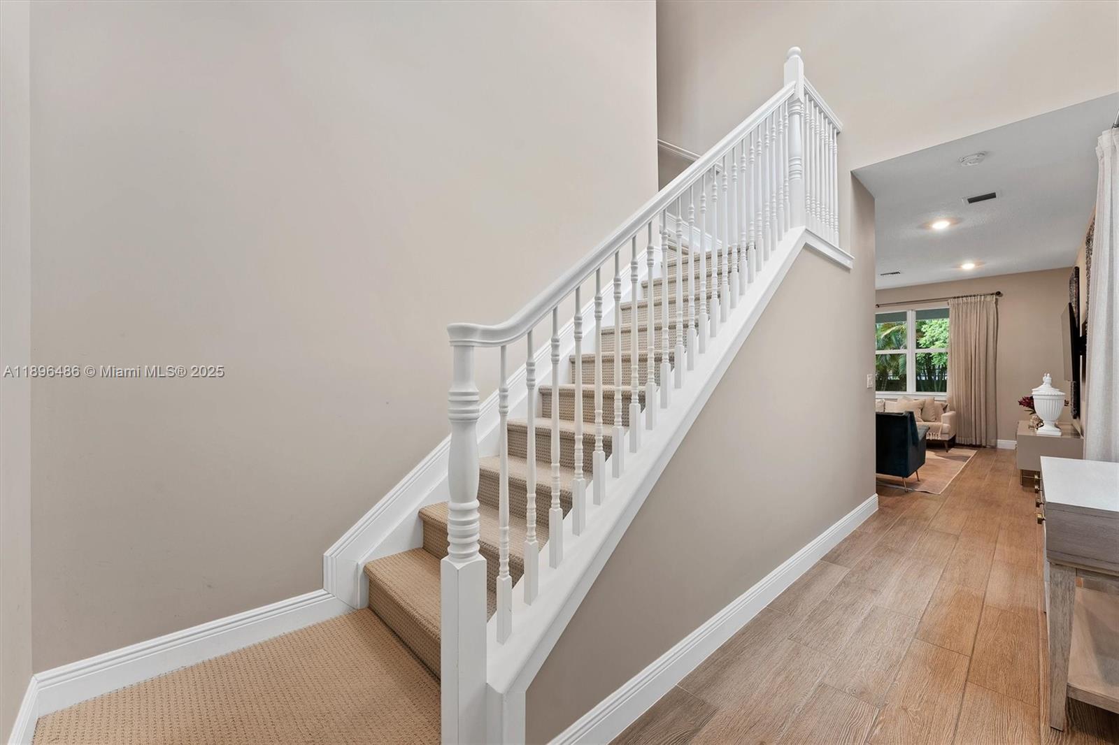 HILLCREST COUNTRY CLUB SO - Residential
