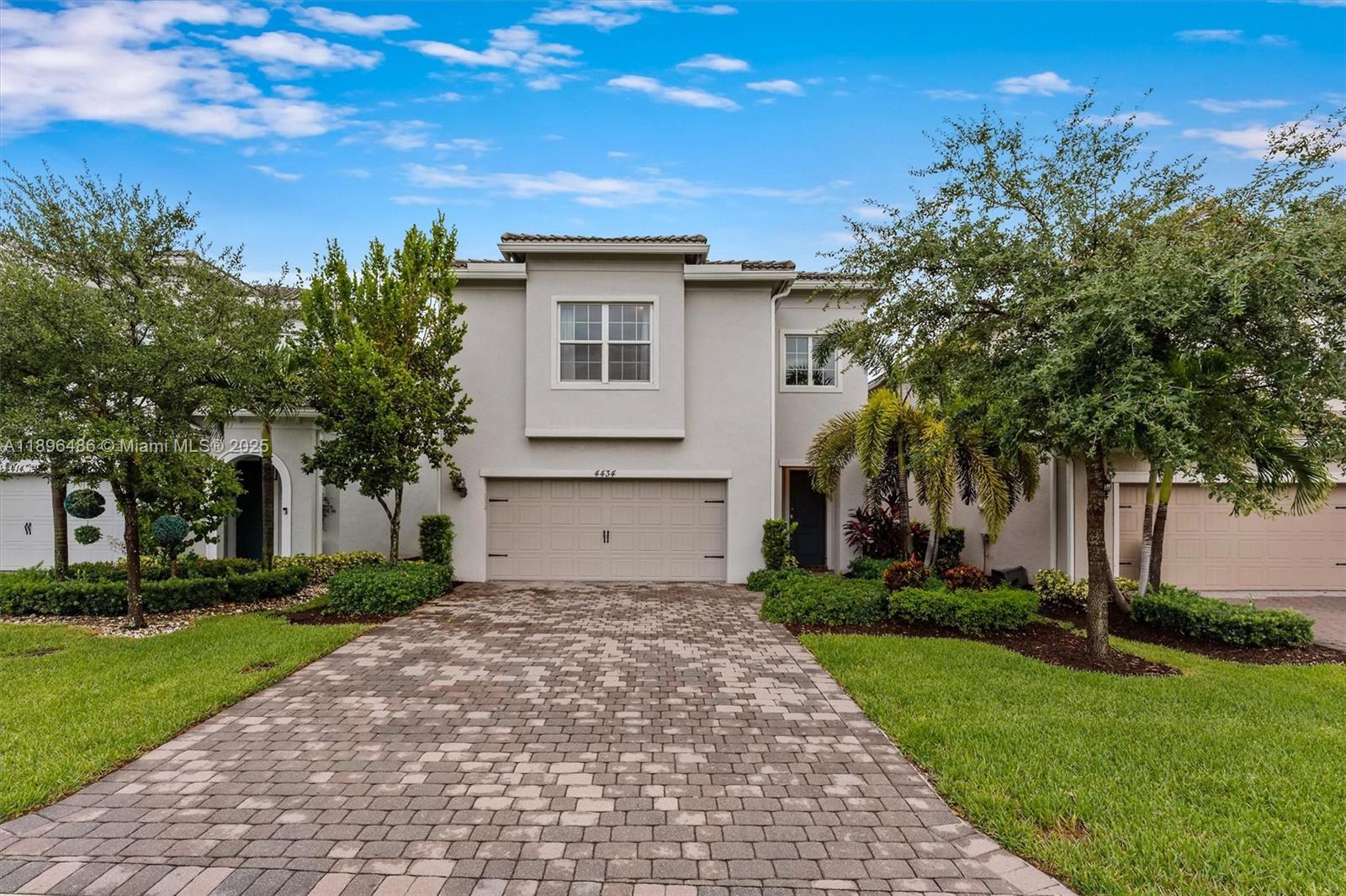 HILLCREST COUNTRY CLUB SO - Residential