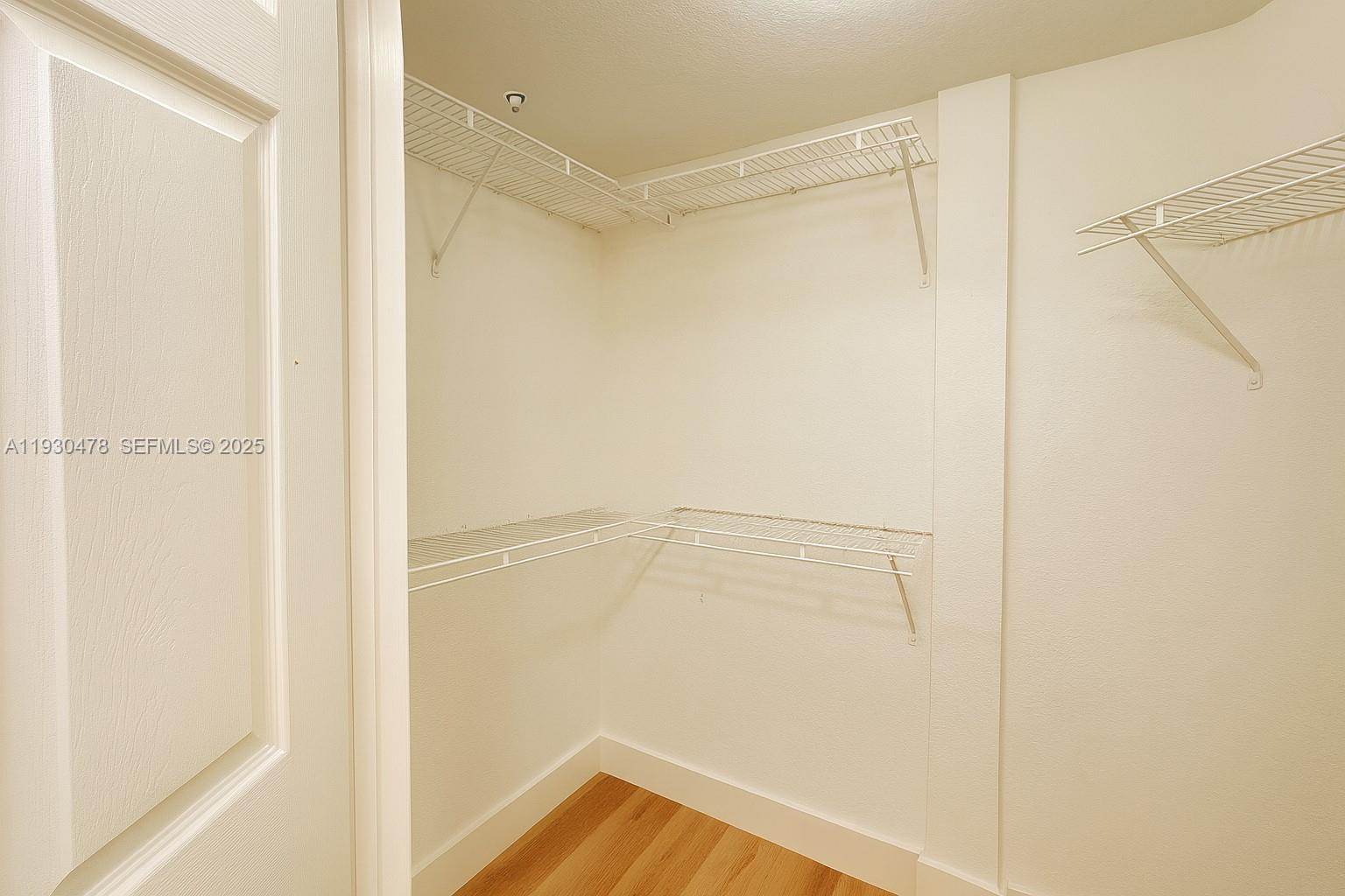 2564 Centergate Dr 208