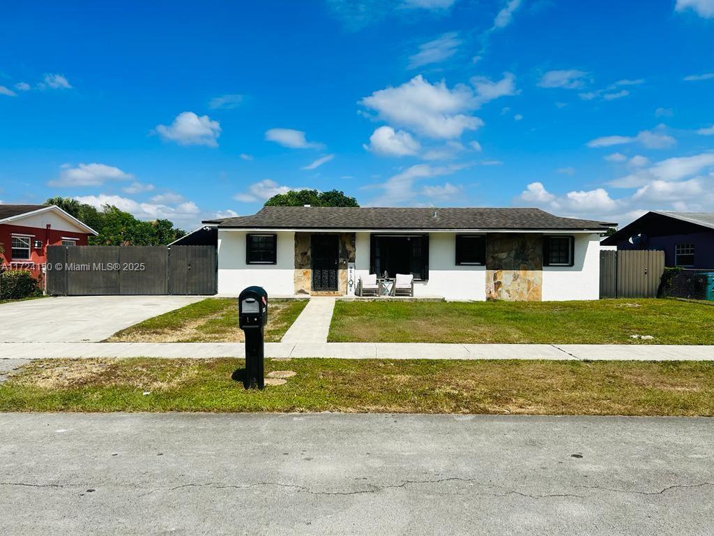 3763 Nw 204th St, Miami Gardens, Broward County, Florida - 3 Bedrooms  
1 Bathrooms - 