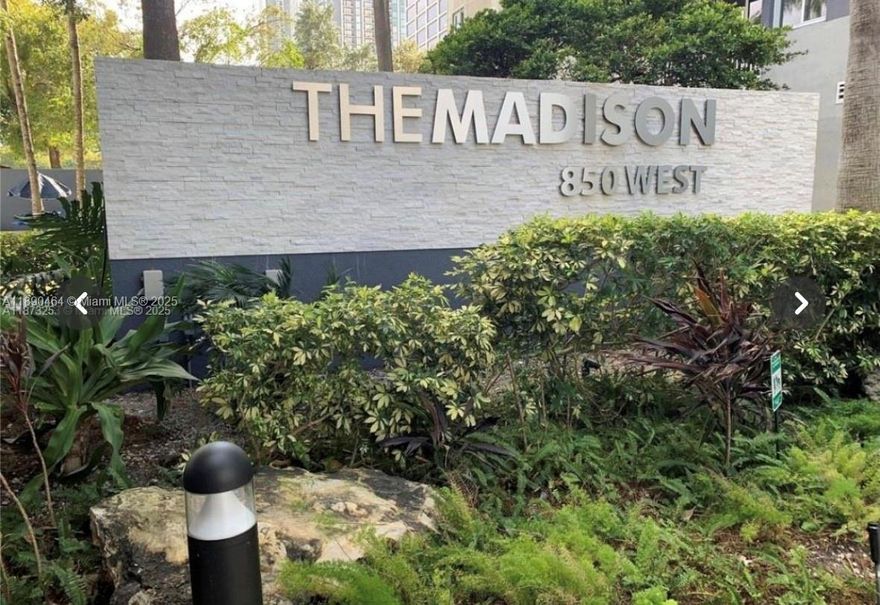 BEAUTIFUL 1/1 CORNER UNIT AT THE MADISON DOWNTOWN! BRIGHT AND SPACIOUS WITH OPEN KITCKEN STAINLESS STEEL APPLIANCES, BALCONY. GATED COMMUNITY OFFERING POOL, JACUZZI, GYM, TENNIS, BBQ AREA, LAUNDRY AT THE BUILDING. GREAT LOCATION. EASY TO SHOW. PLEASE TEXT LISTING AGENT. UNIT IS VACANT