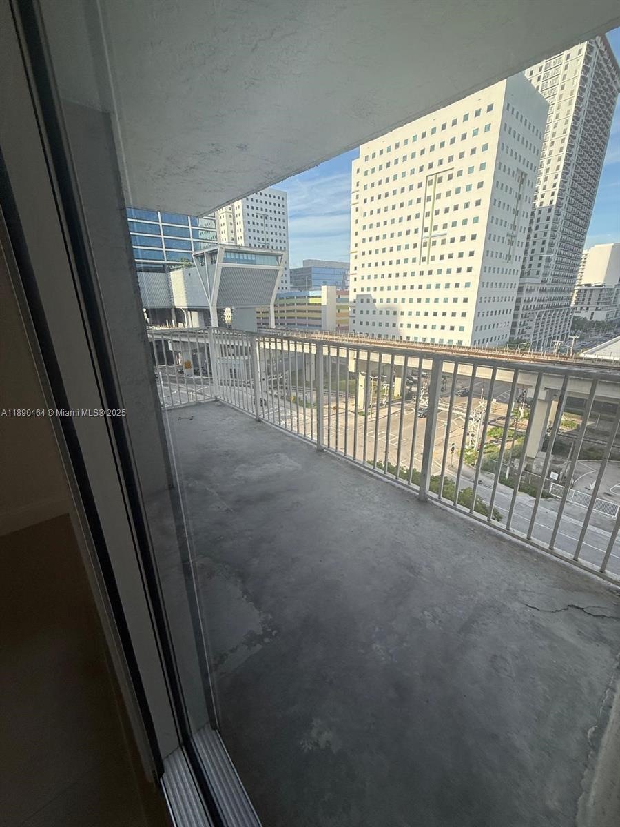 MADISON DOWNTOWN CONDO - Residential