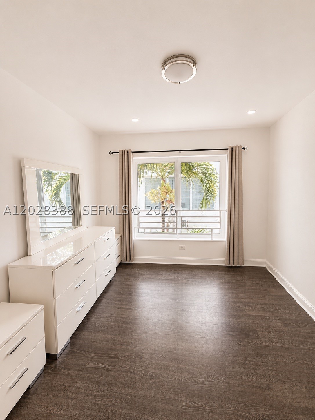 1536 Jefferson Ave 4