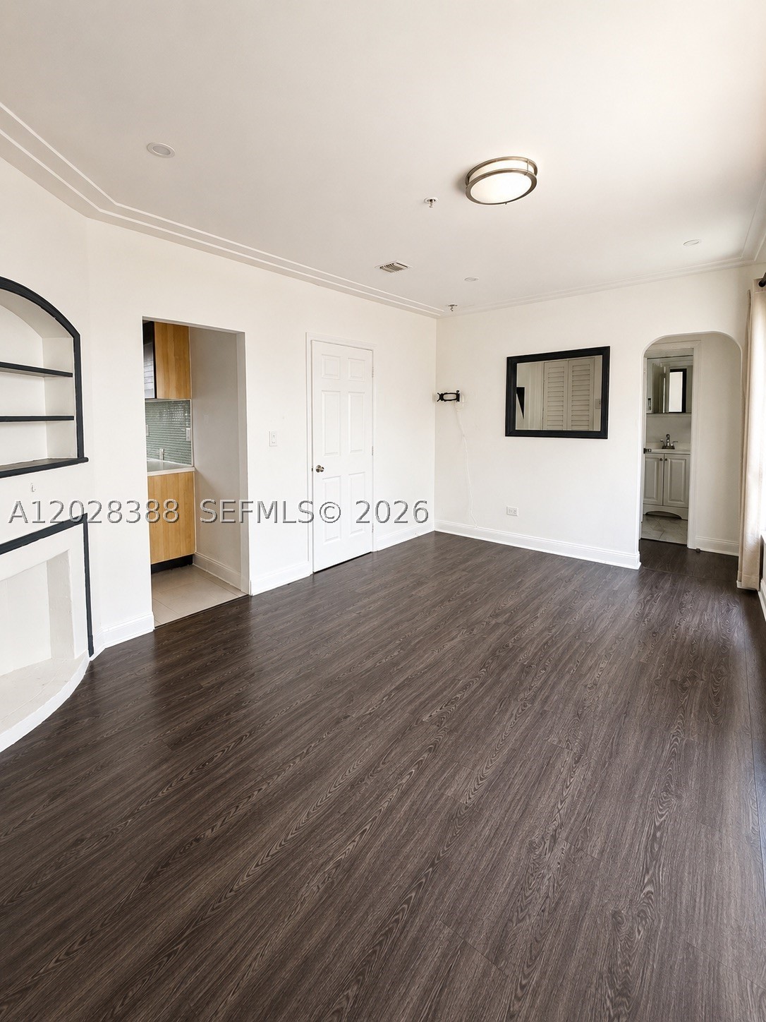 Photo 1 of 11 — 1536 Jefferson Ave 4, Miami Beach, FL 33139