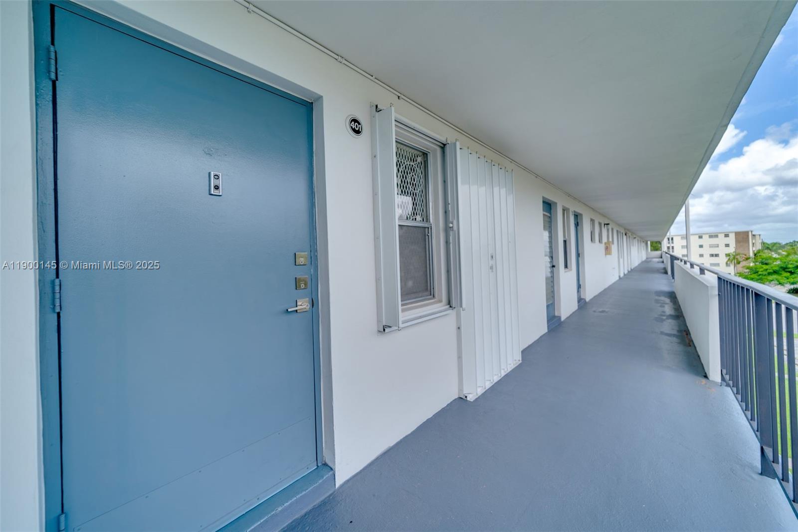 HILLCREST COUNTRY CLUB NO - Residential Lease