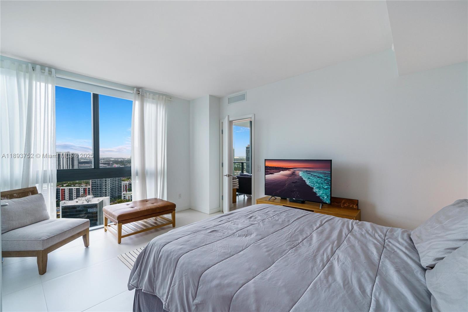 PARAISO BAYVIEWS CONDO - Residential Lease