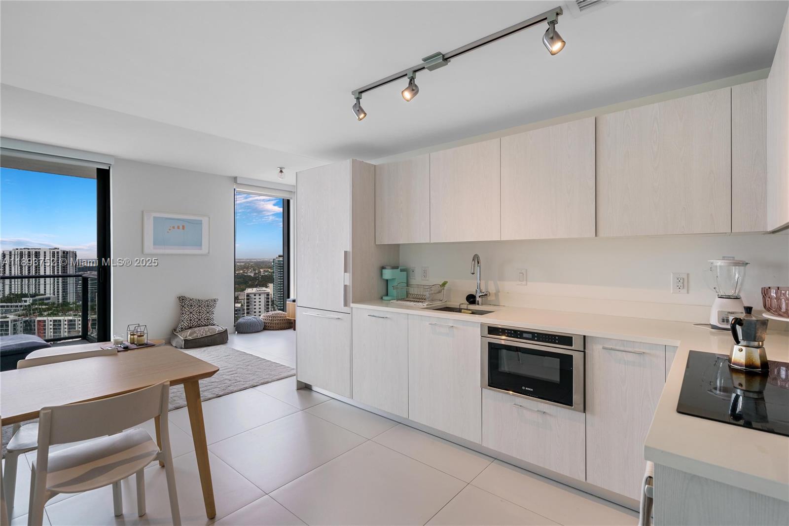PARAISO BAYVIEWS CONDO - Residential Lease