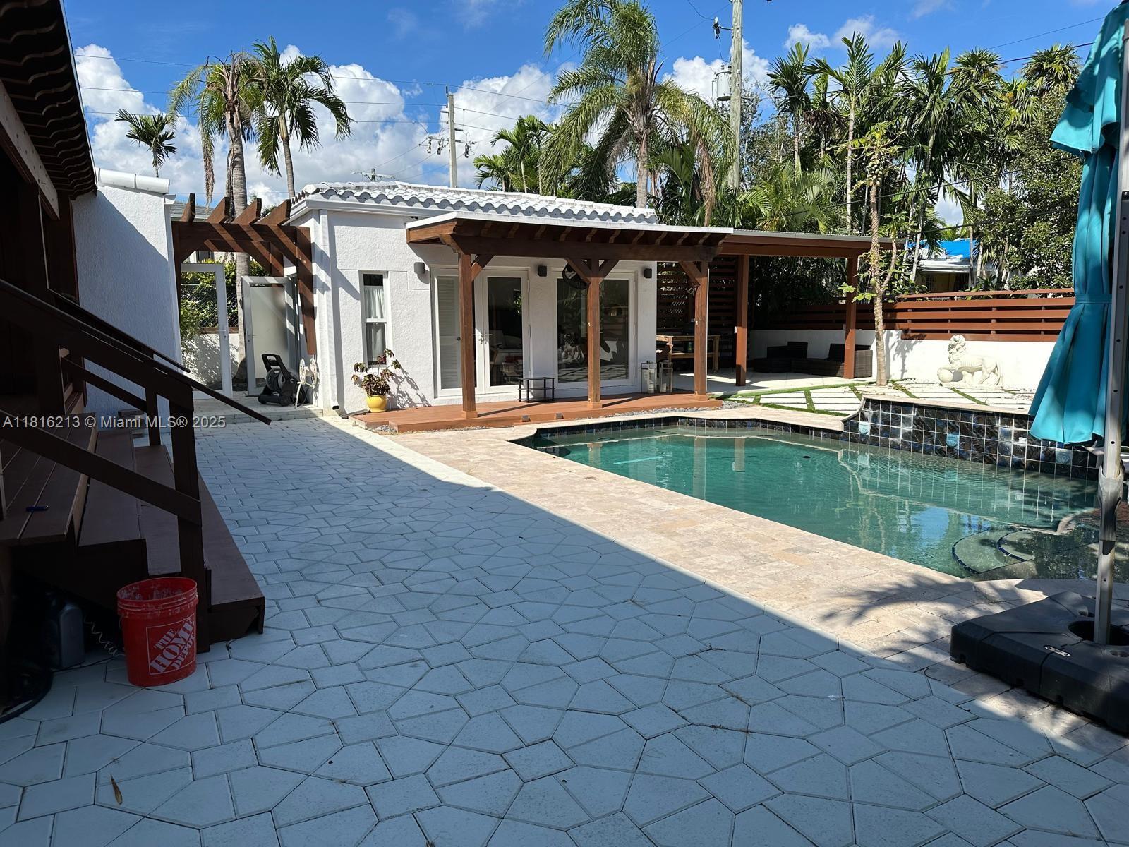 BELLE MEADE OF MIA SEC 1 - Residential