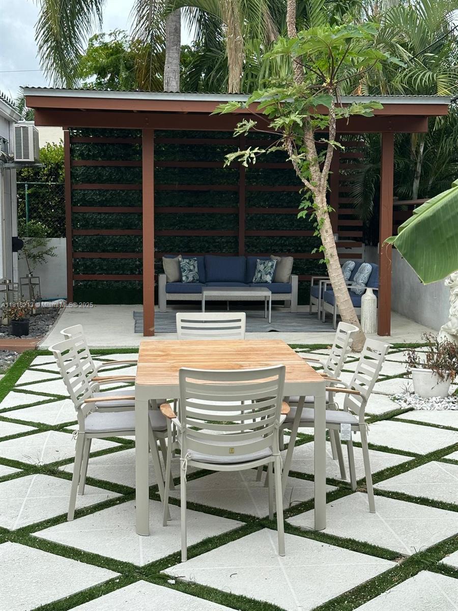 BELLE MEADE OF MIA SEC 1 - Residential