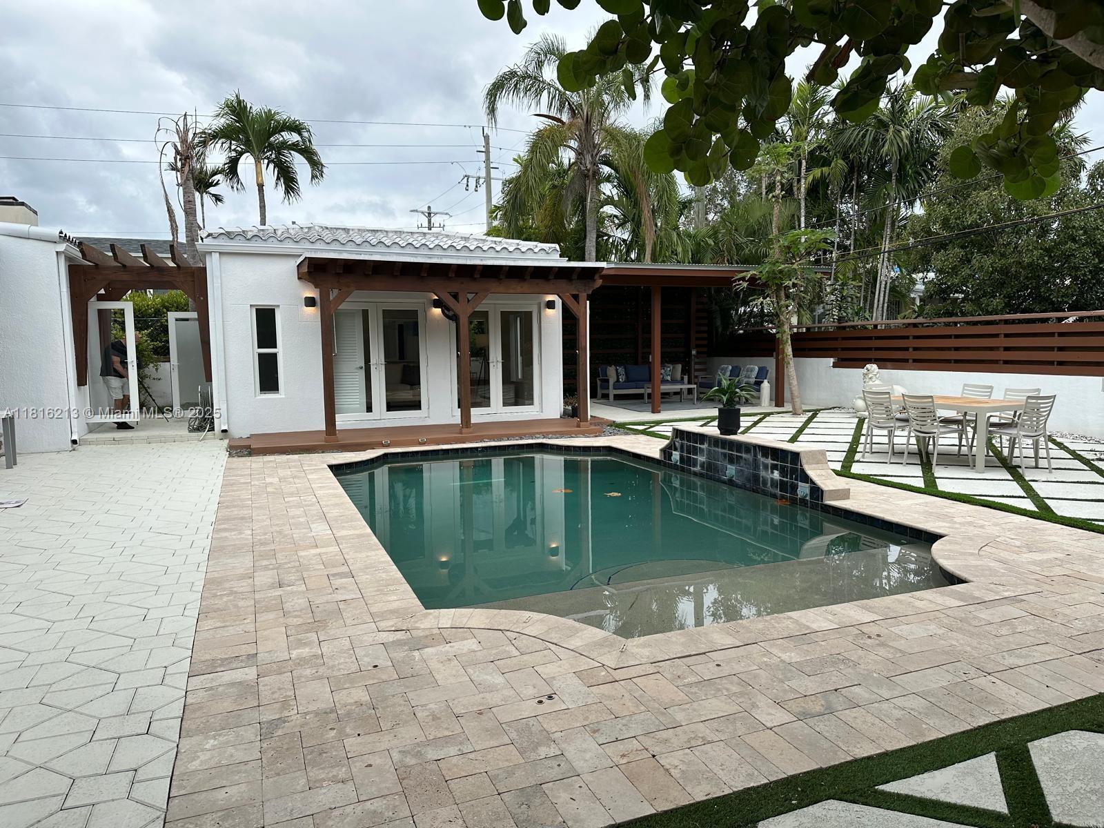 BELLE MEADE OF MIA SEC 1 - Residential