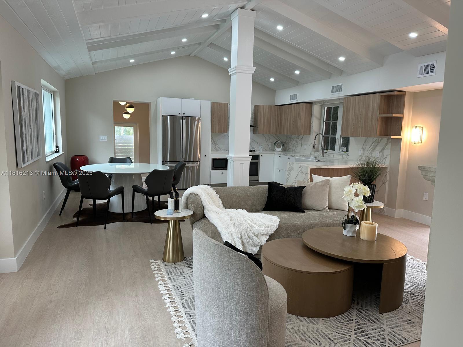 BELLE MEADE OF MIA SEC 1 - Residential