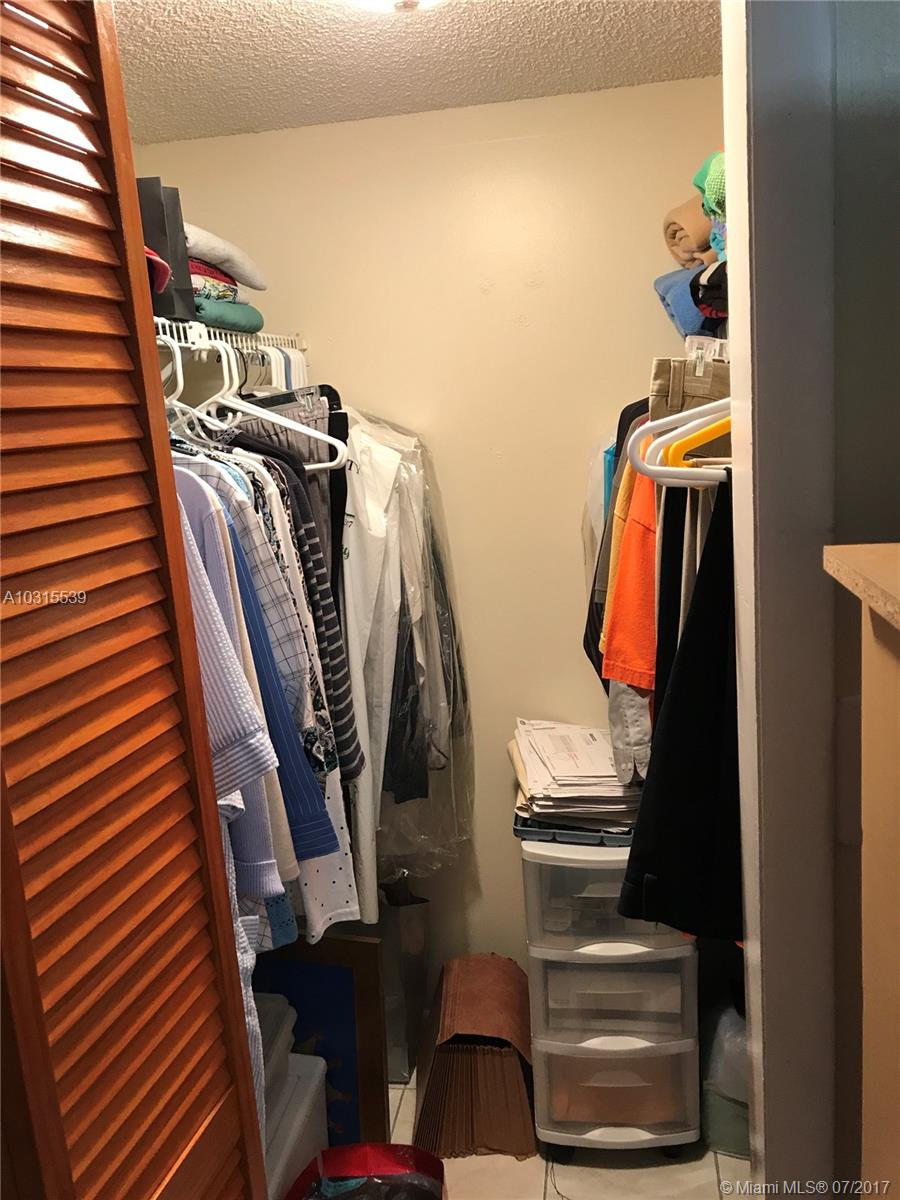 KENLAND POINTE CONDO #1 - Residential Lease