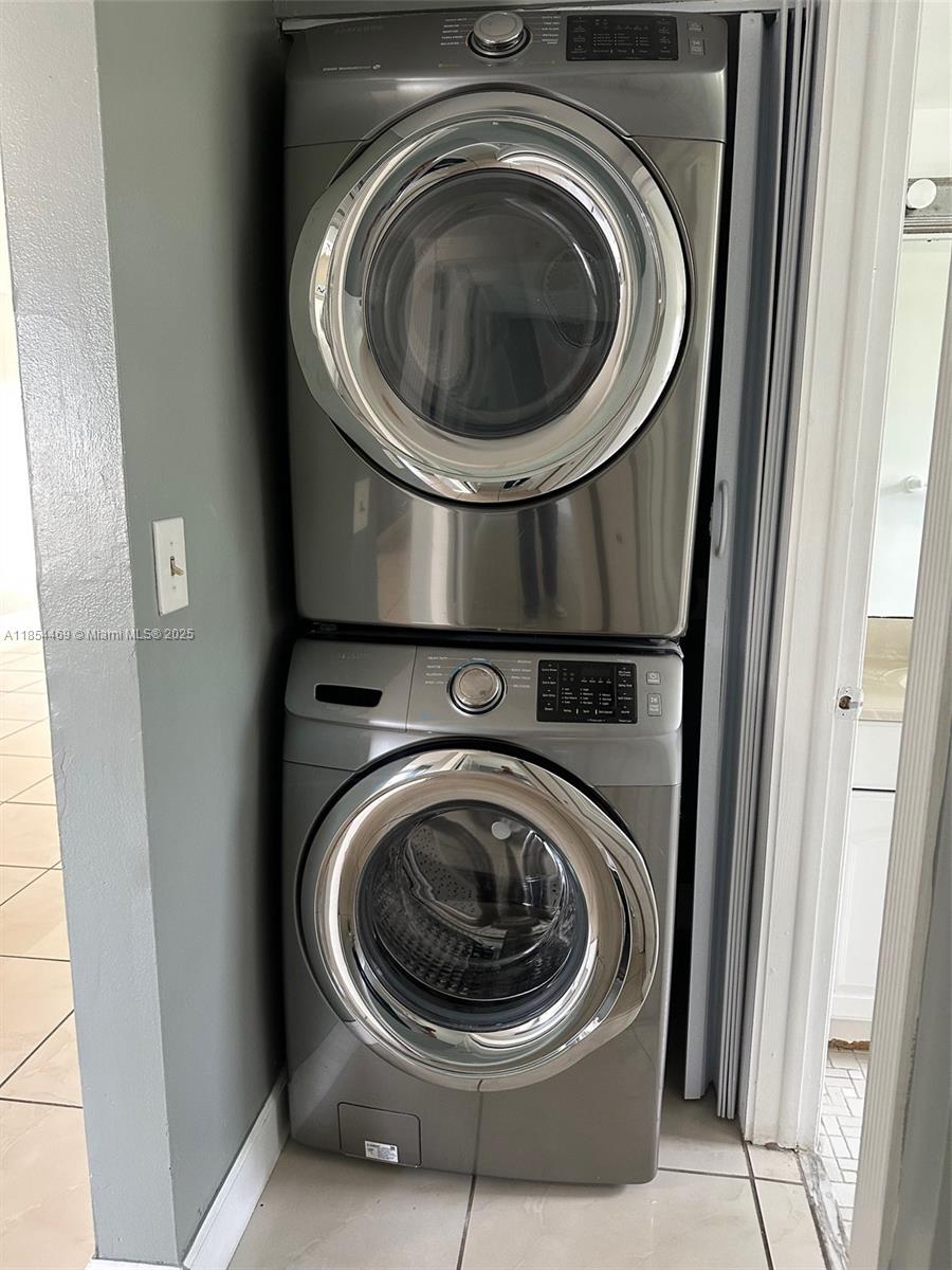 GARDENS AT PEMBROKE LAKES - Residential Lease