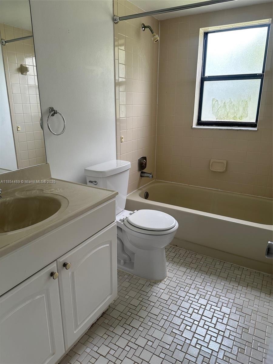 GARDENS AT PEMBROKE LAKES - Residential Lease