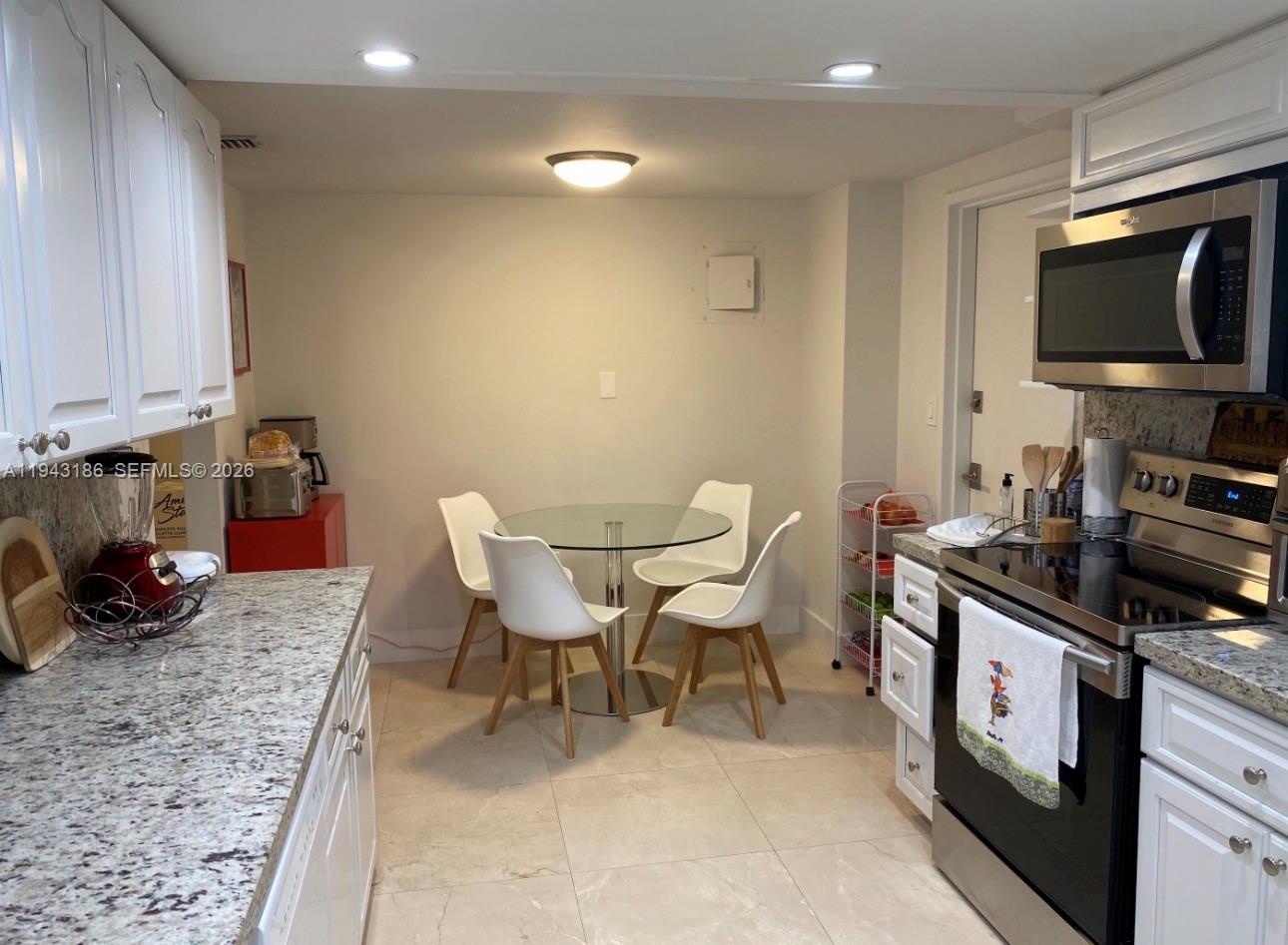 COMMODORE CLUB WEST CONDO - Residential