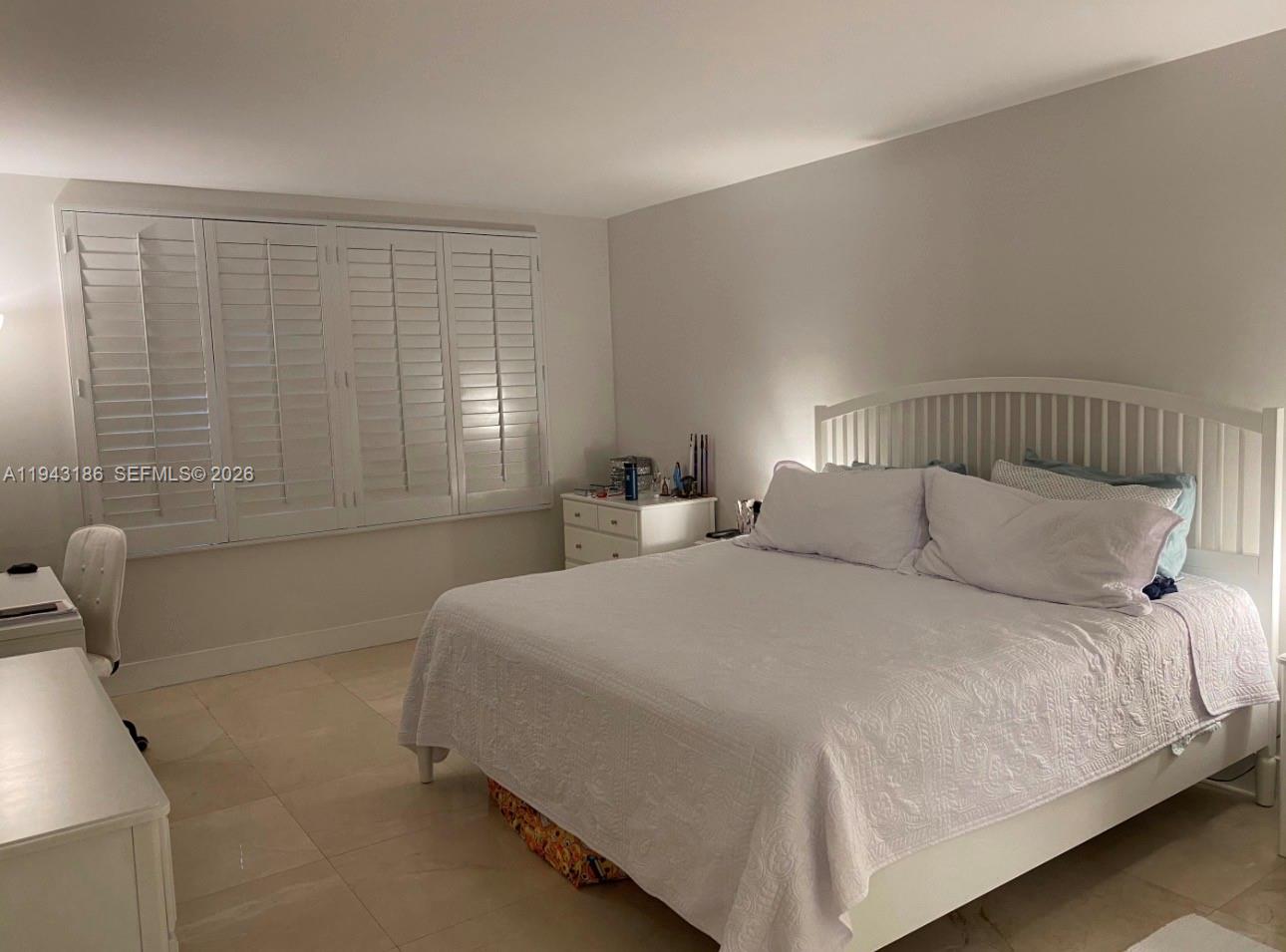 COMMODORE CLUB WEST CONDO - Residential