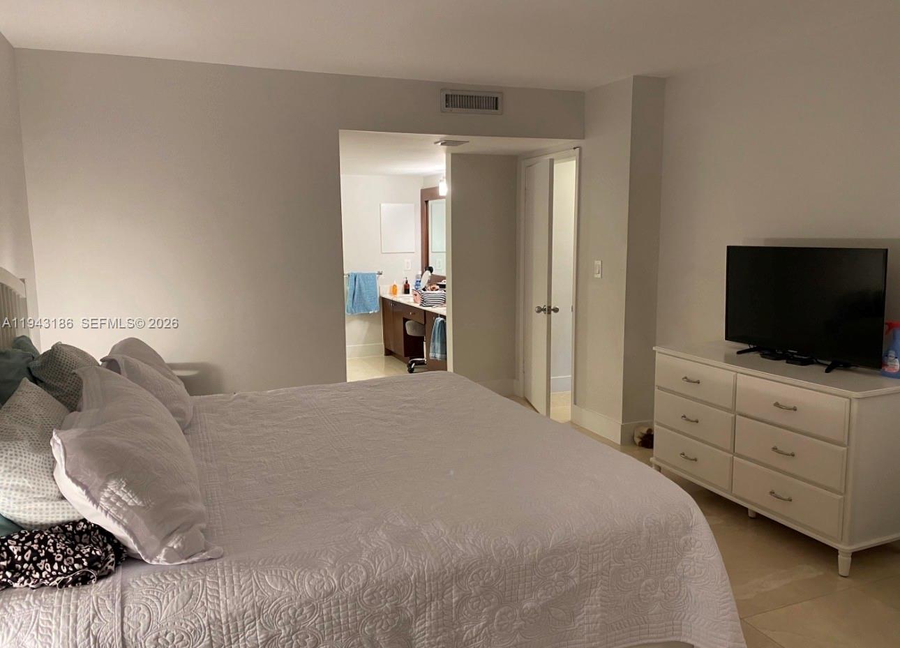 COMMODORE CLUB WEST CONDO - Residential