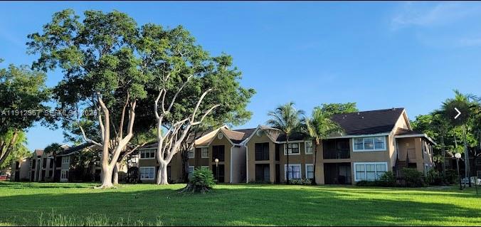 VISTA LAGO AT THE HAMMOCK - Residential