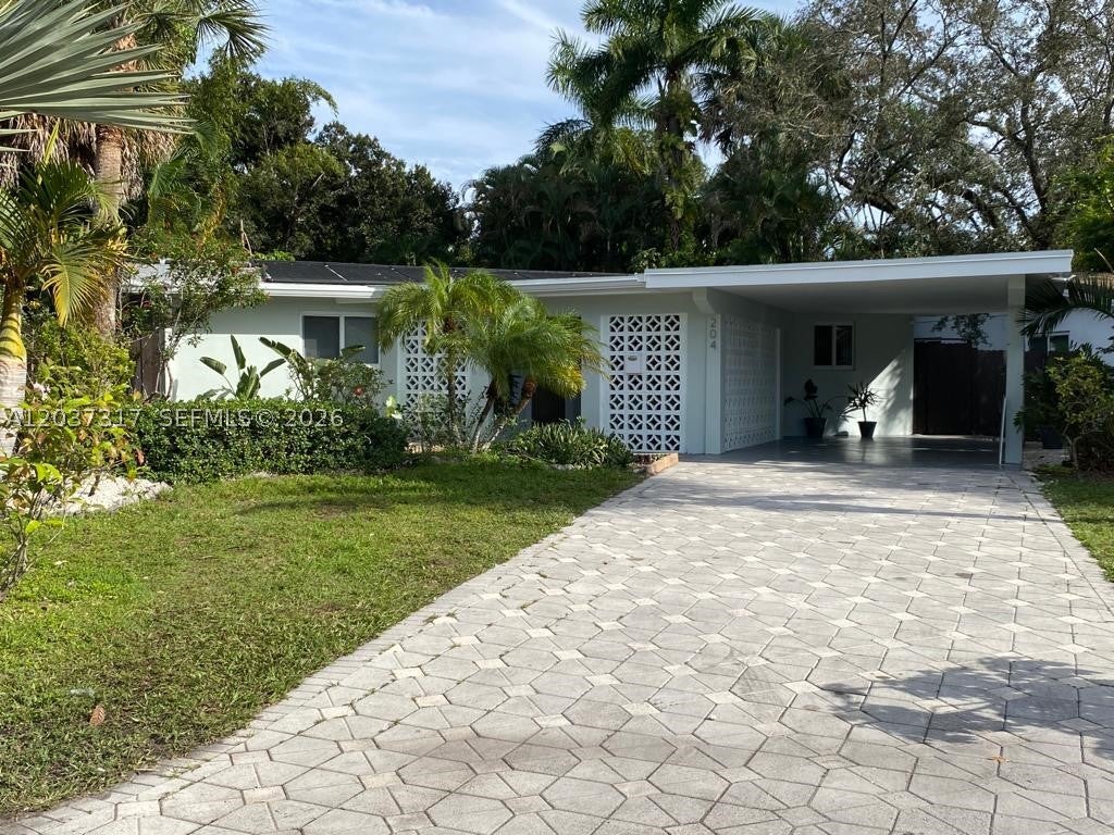 Photo of 204 SW 19th Ave, Fort Lauderdale, FL 33312 (MLS # A12037317)