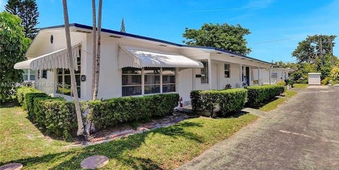 Photo of 2627 Lincoln St, Hollywood, FL 33020 (MLS # A12028146)