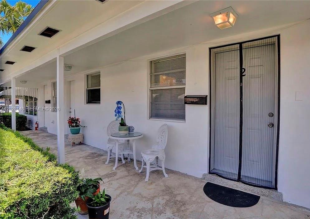 HOLLYWOOD LITTLE RANCHES - Residential
