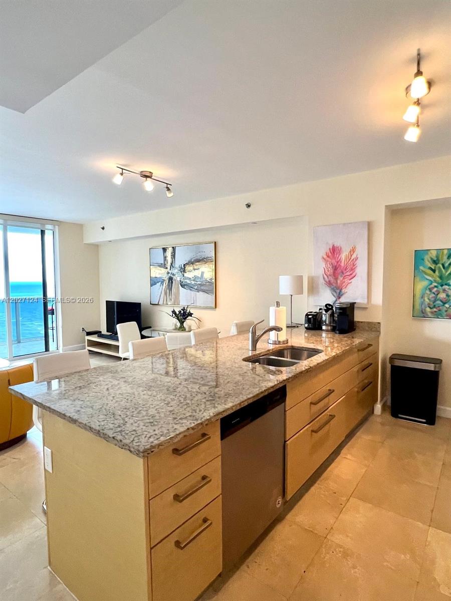 1830 S Ocean Dr 1812