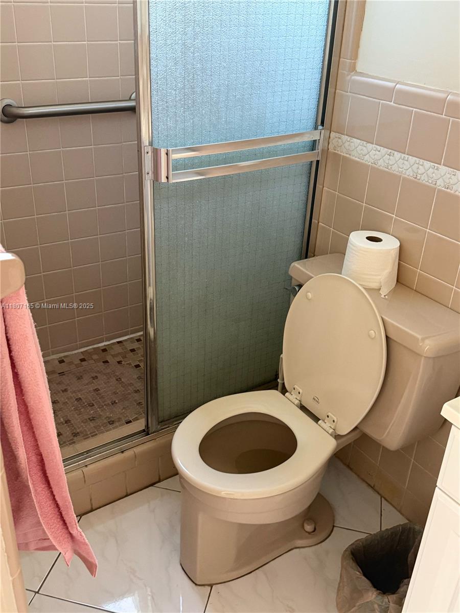 MAR-LEN GARDENS NO 10 COR - Residential