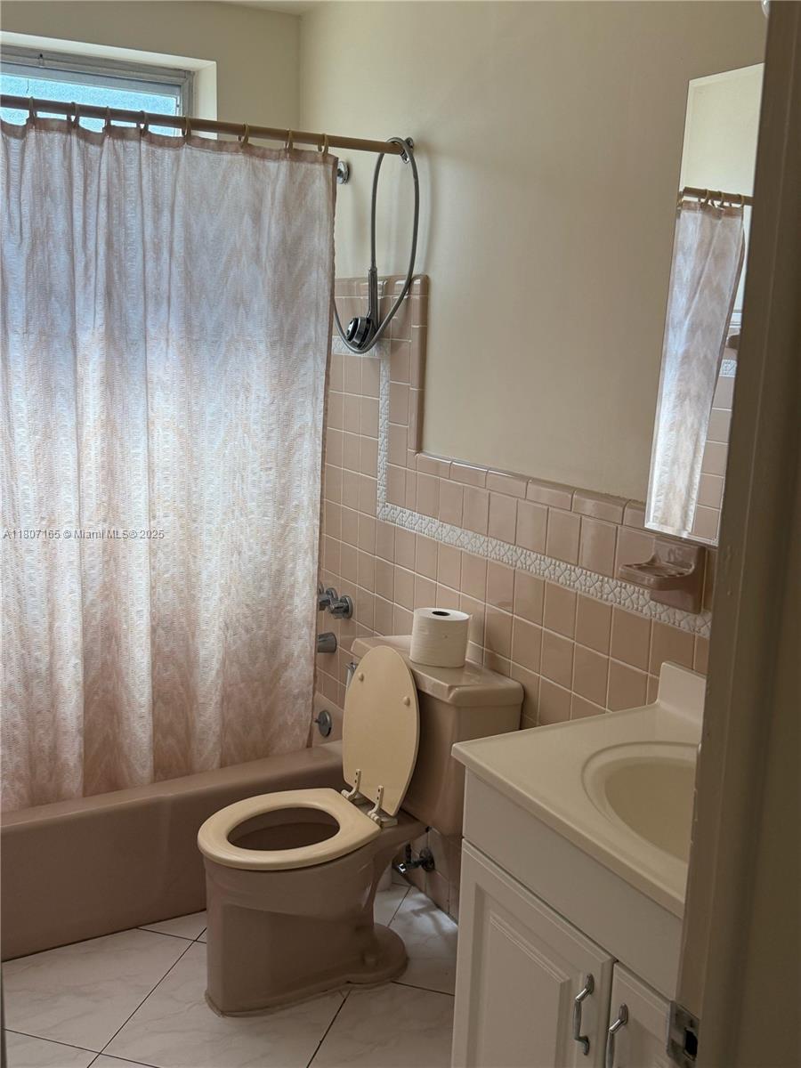 MAR-LEN GARDENS NO 10 COR - Residential