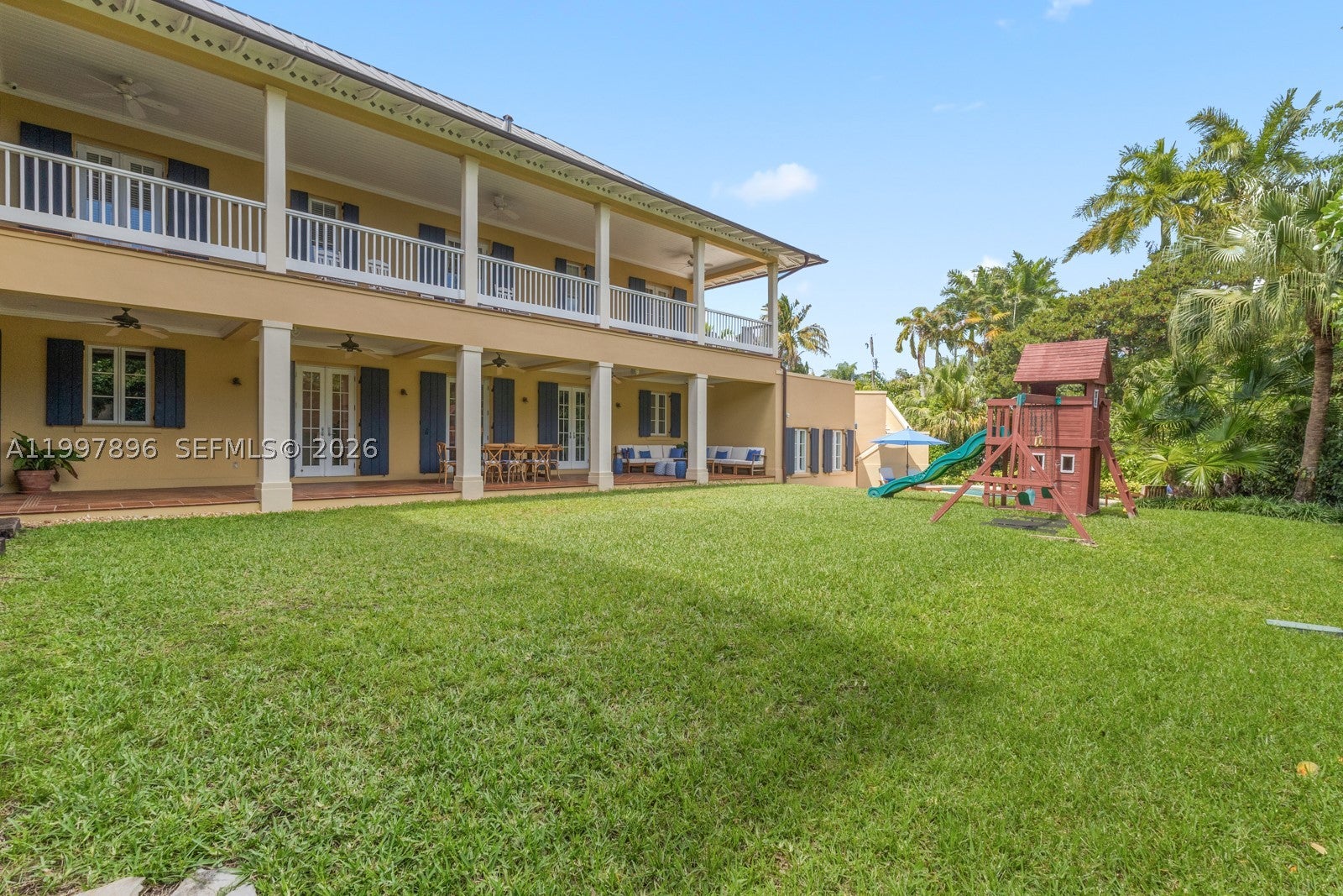 685 Harbor Ln