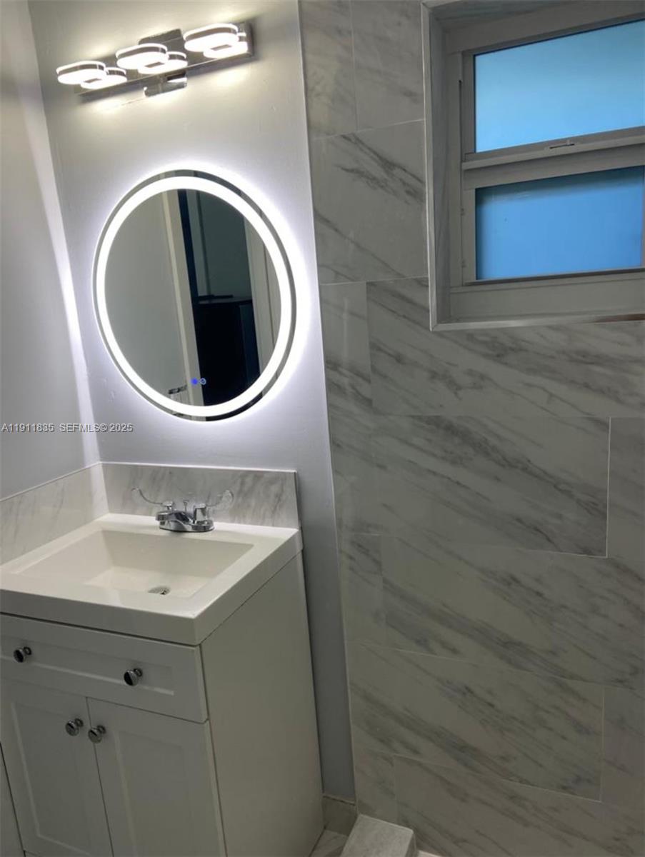 BENT TREE LAKESIDE - Residential