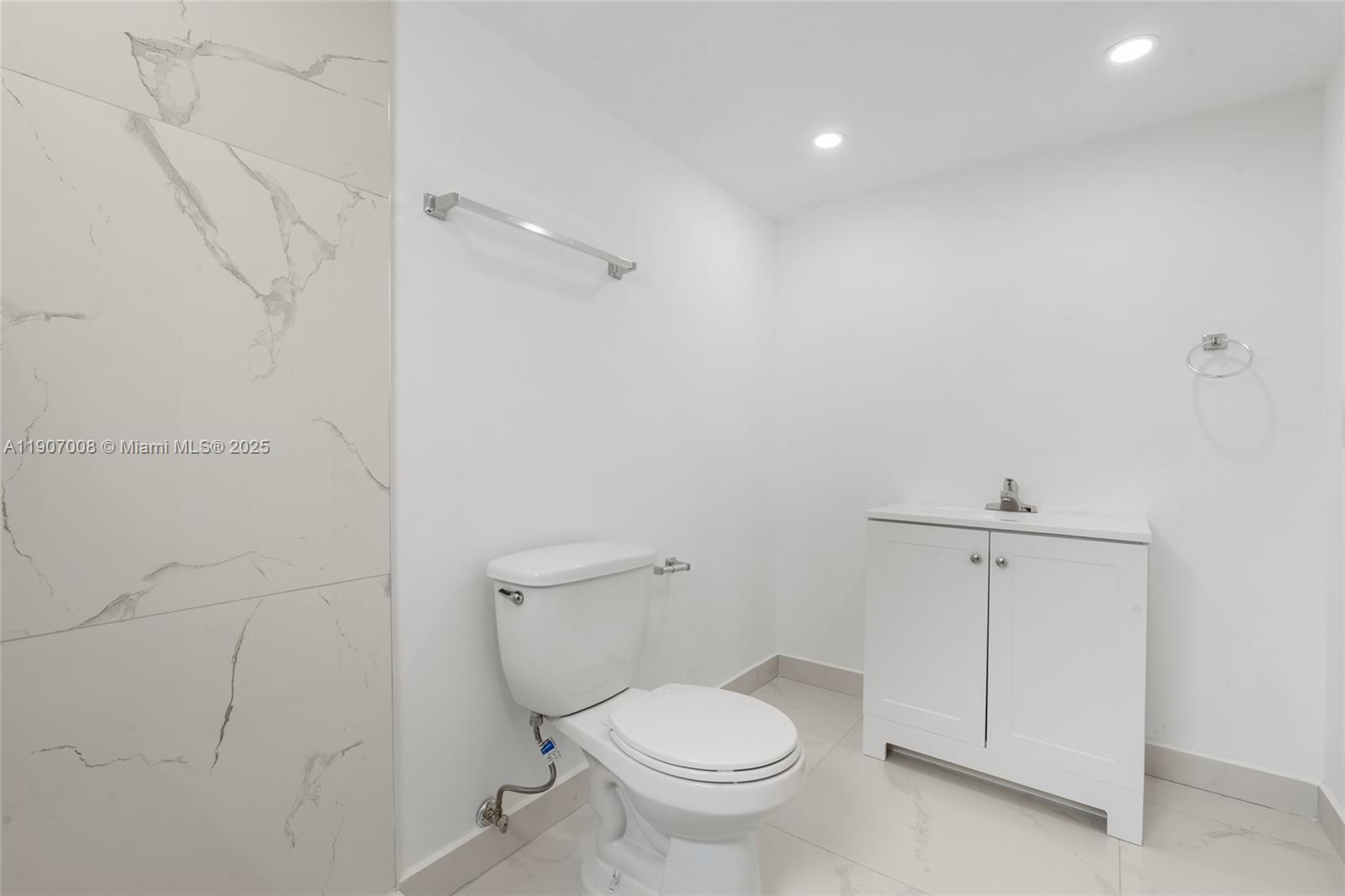 VEDADO - Residential Lease