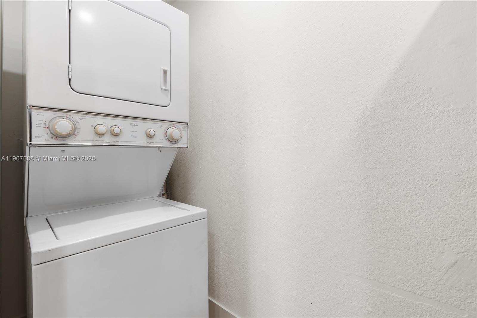 VEDADO - Residential Lease