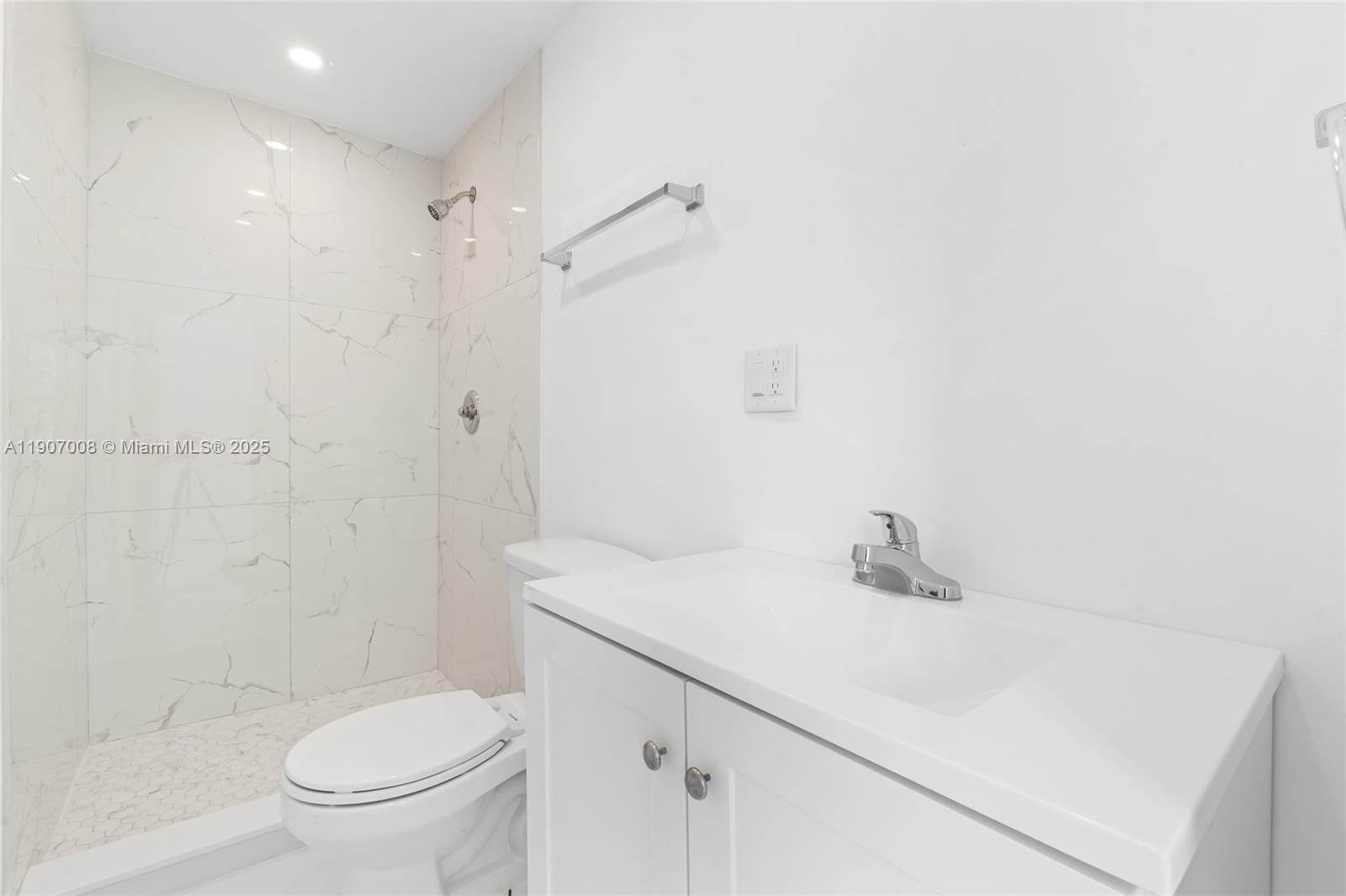 VEDADO - Residential Lease