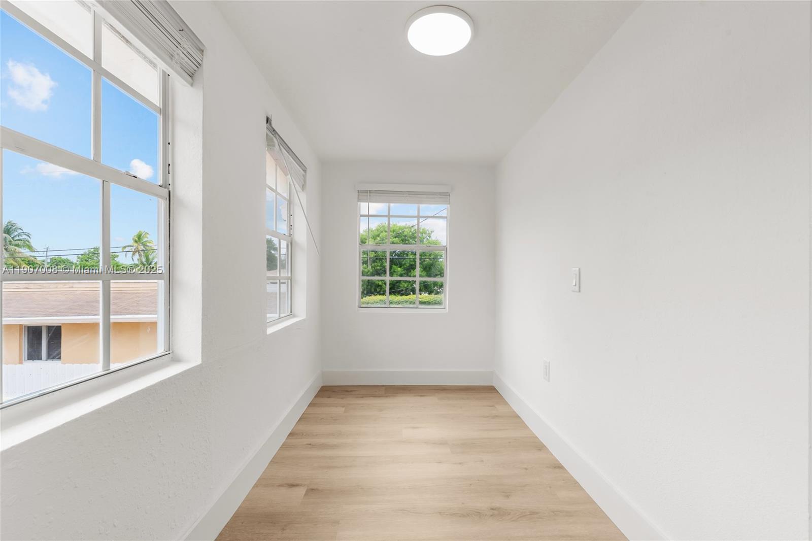 VEDADO - Residential Lease