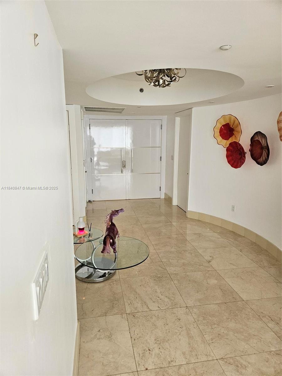 18911 Collins Ave 405