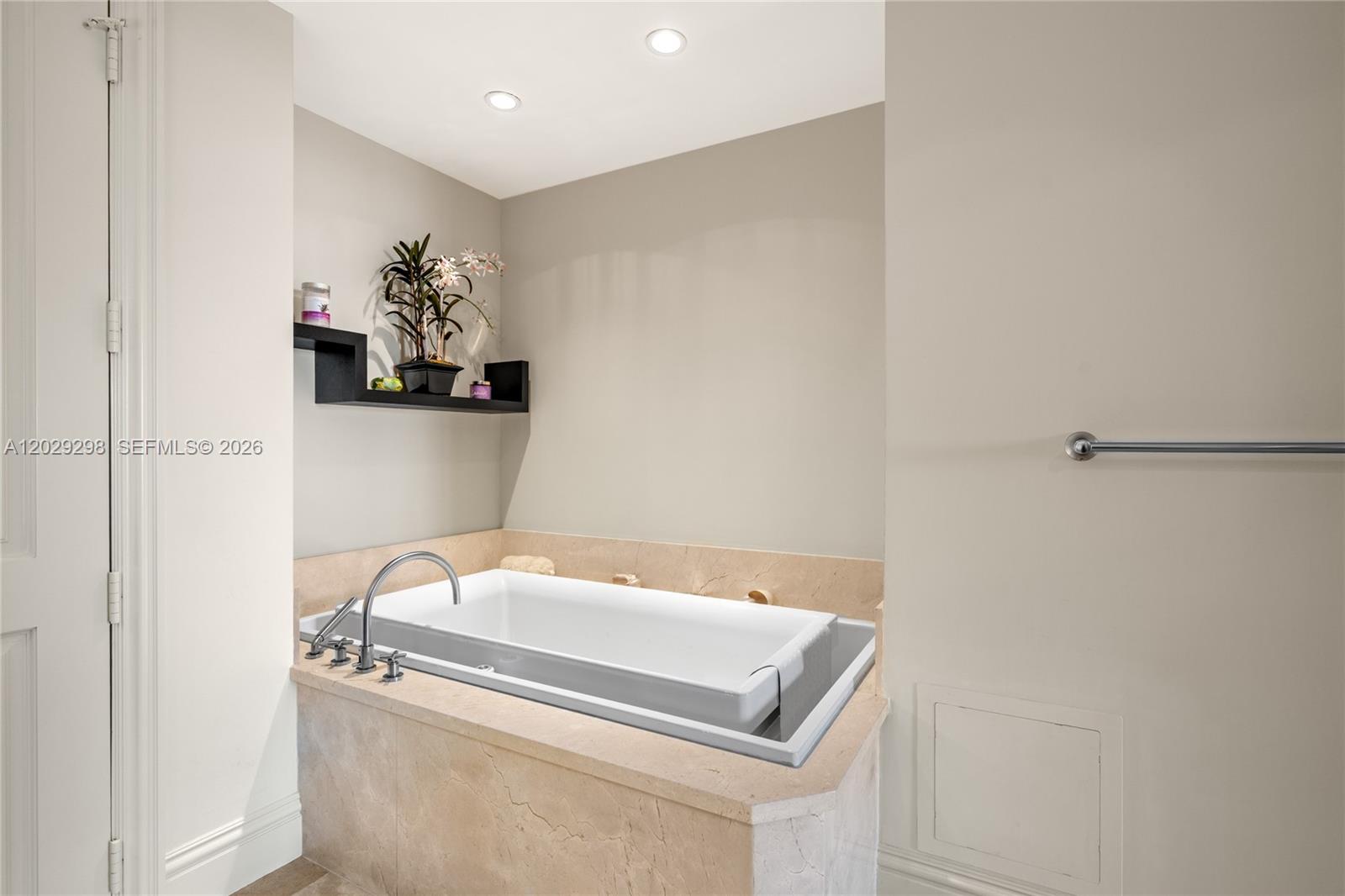 10295 COLLINS AVE RESDNTA - Residential